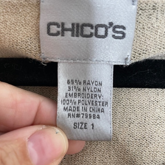 Chicos Floral Embroidered Sweater Womens Size M Tan Olive Green Scoop Neck - Picture 3 of 7